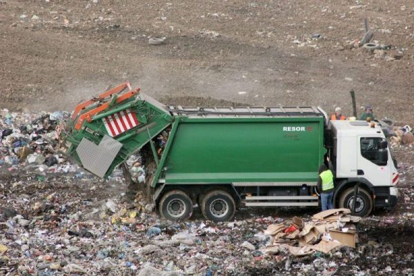 Otpad iz Mostara privremeno ide u Zenicu