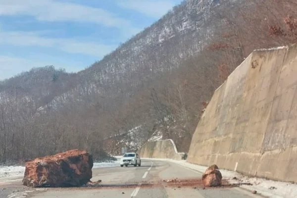 Magistralni put Rogatica–Ustiprača u lošem stanju: Odroni, rupe i oštećeni mostovi ugrožavaju saobraćaj