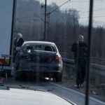 Tri automobila učestvovala u sudaru kod Papratnice, saobraćaj usporen