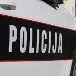 Incident u Kamberovića čikmi: Nepoznata osoba oštetila parkirano vozilo