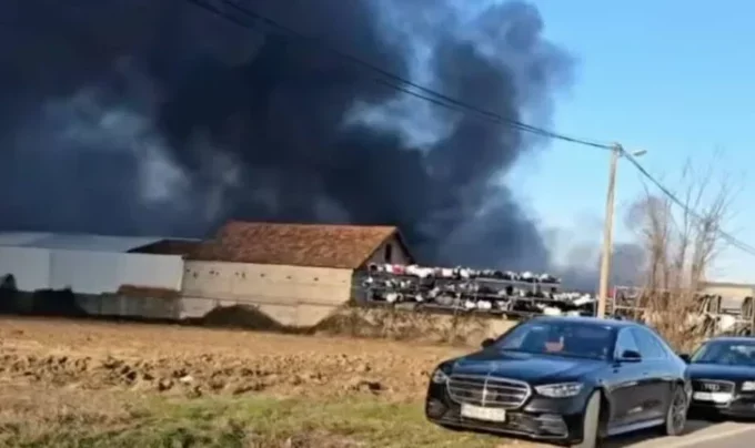 Vatrena stihija u Bukviku: Požar zahvatio fabriku “Alizino”, ima povrijeđenih