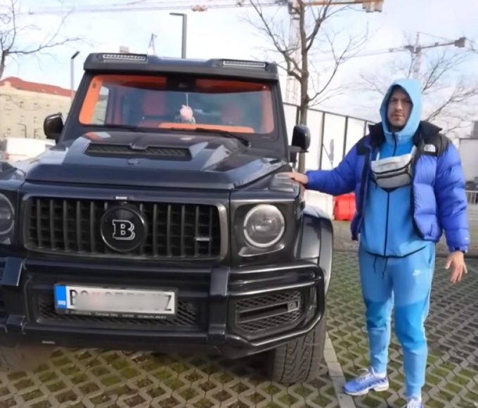 Izgorio Brabus vrijedan oko 500.000 eura, oglasio se Baka Prase