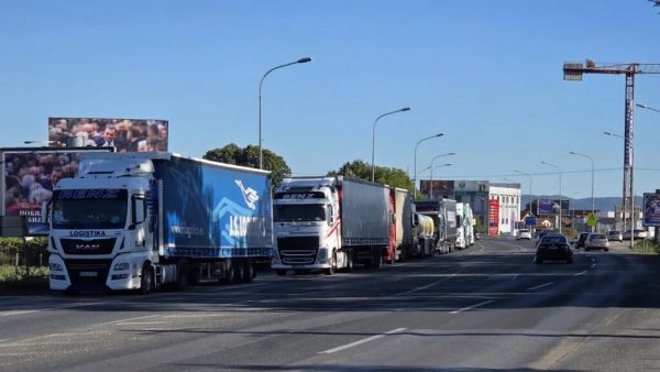 Bez rješenja nakon sastanka s ambasadorima EU: Prevoznici najavljuju nove blokade