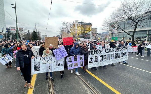Najmasovniji protest do sada: Građani traže pravdu ispred Tužilaštvo Kantona Sarajevo