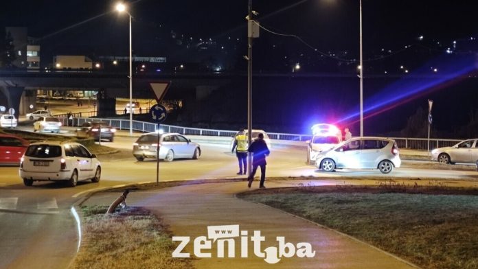 Saobraćajna nesreća kod Crkvica: Vozilo udarilo pješaka na kružnom toku