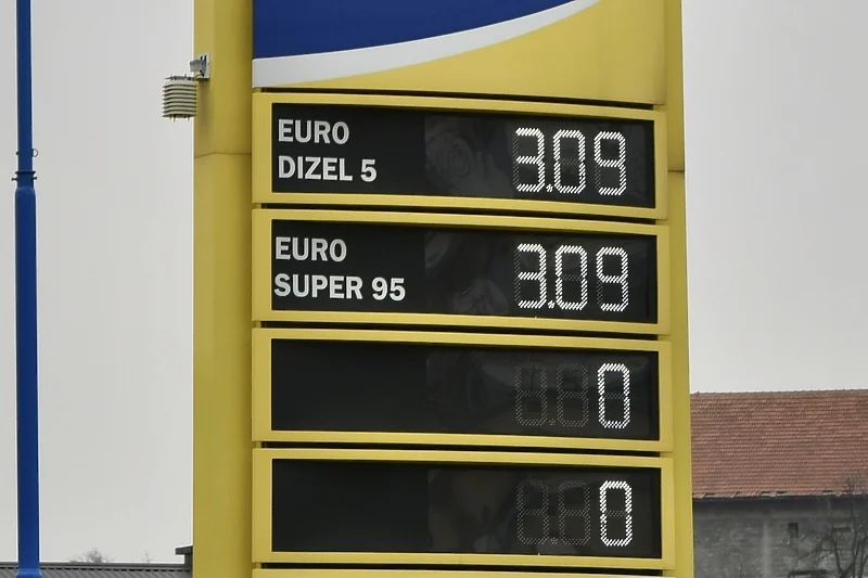 Gorivo na udaru poskupljenja: Cijene idu prema 4 KM po litru