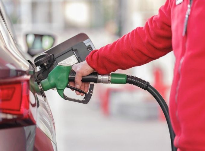 Rast cijena nafte osjetio se i u Zenici: Evo pregleda po pumpama