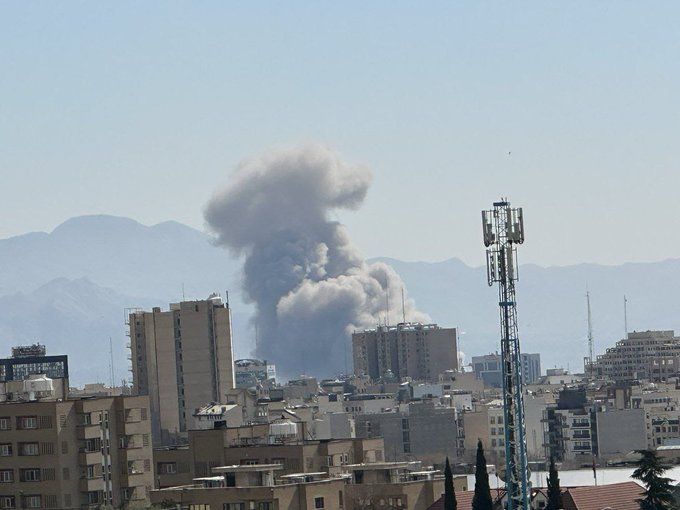 Novi zračni udari pogodili Teheran, prijavljene snažne eksplozije