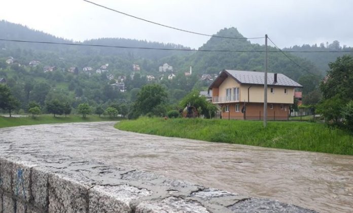 Potraga u toku: Osoba nestala u rijeci kod Olova